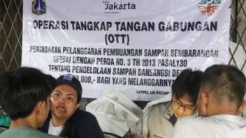 12 Warga Terjaring OTT Buang Sampah Sembarangan di Jaksel
