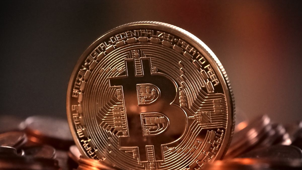 La Chute Du Cours Du Bitcoin Suit La Baisse Des Actions De Wall Street