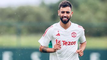 As Predicted, Erik Ten Hag Chooses Bruno Fernandes As Manchester United Captain To Replace Harry Maguire