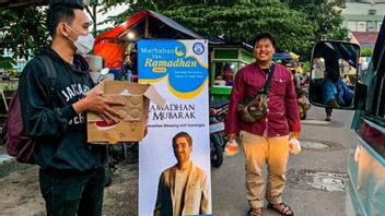 Les Supporters De La Ville à Jakarta, Makassar, Lamongan Et Sampit Distribuent Takjil De Gundogan