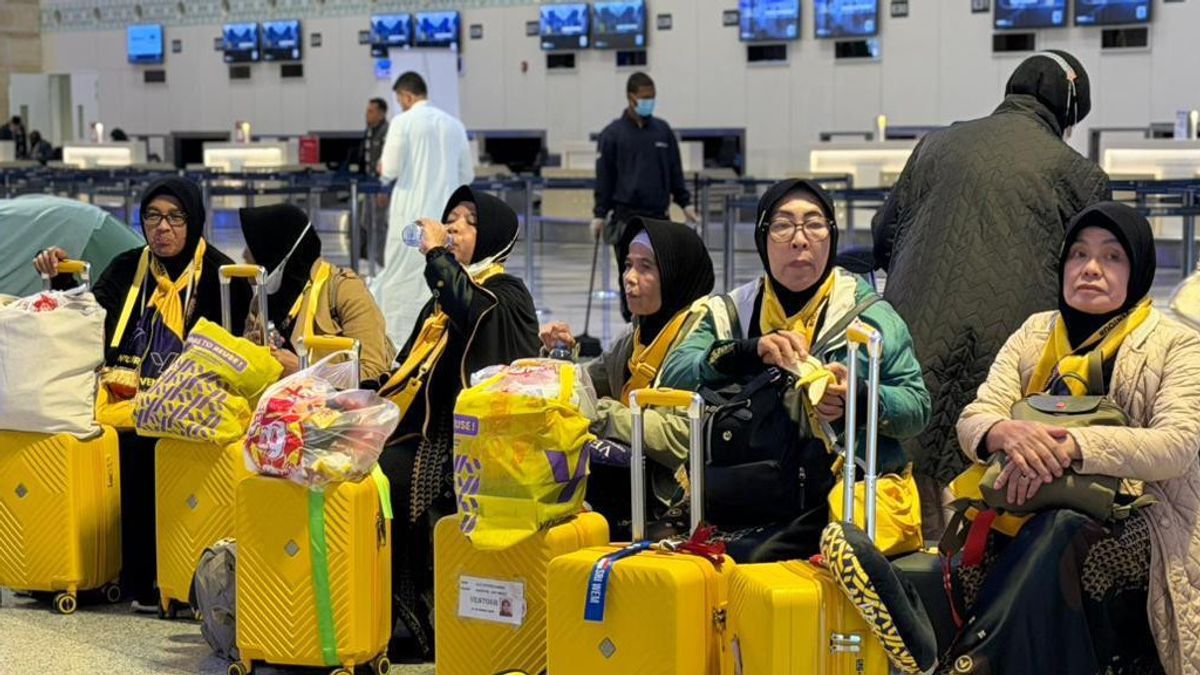 Harga Tiket Mahal dan Penerbangan Terganggu, 2.000 Jamaah Umrah RI Tertahan