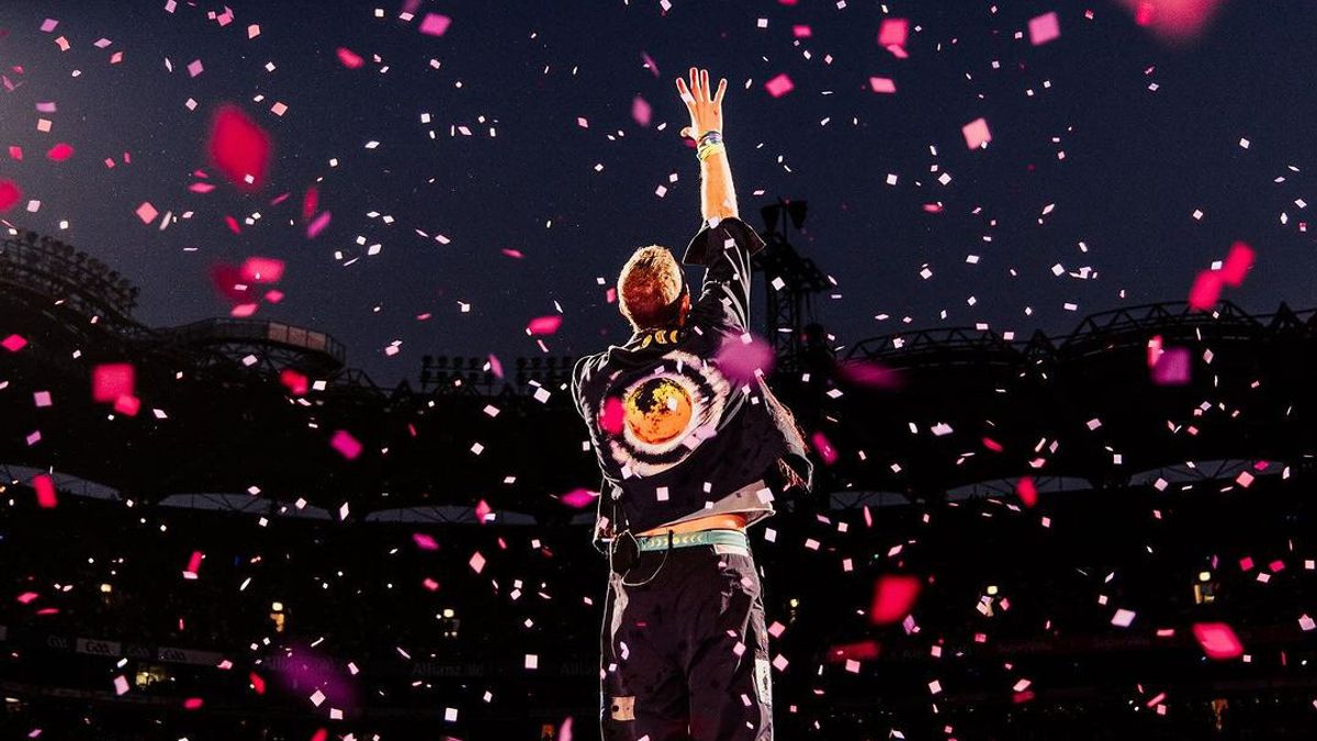 Coldplay Releases Moon Music (Full Moon Edition) With Special Collaboration