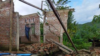 Land Movement Damaged Dozens Of Houses In West Manggarai