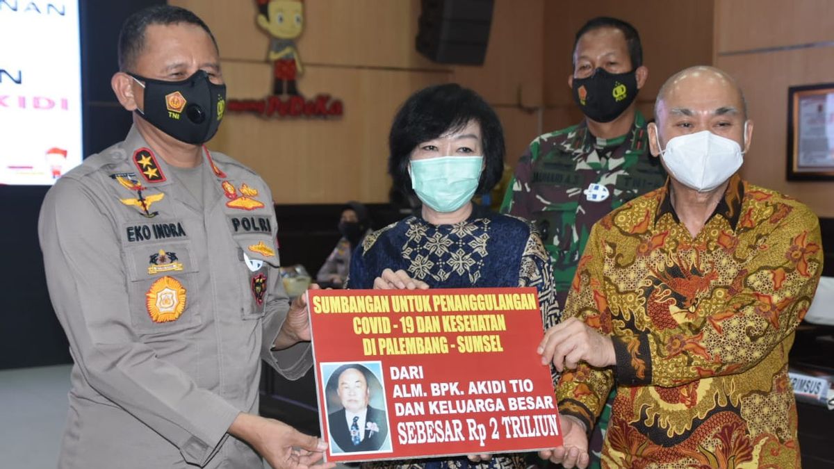 Fantastic Donation Of IDR 2 Trillion To Handle COVID-19 From Akidi Tio's Family Surprises The South Sumatra Police Chief