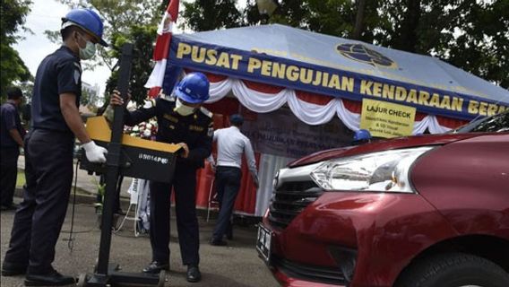 وزير النقل يهدد بوقف سيارات الأجرة عبر الإنترنت التي لم تختبر KIR في ذاكرة اليوم ، 6 أغسطس 2017