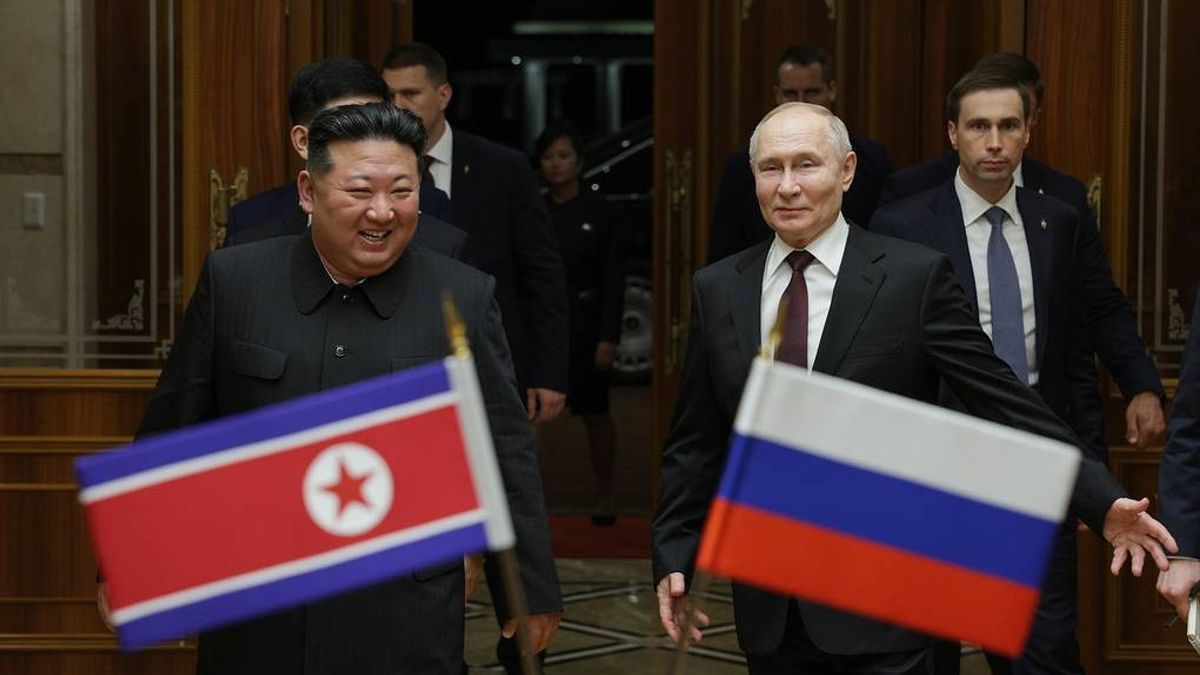 President Putin Discusses Politics To The Economy With Kim Jong-un At Kumsusan Palace