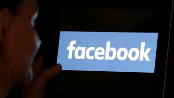 Facebookは追い詰め、米国上院はソーシャルメディアプラットフォーム上の悪意のある広告への答えを待っています