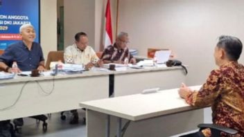 15 مرشحا لعضوية لجنة المعلومات DKI اجتازوا اختبار الجدوى واللياقة