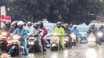 DPR Values Weather Modification as Only a Short-Term Solution to Overcome Flooding on Java Island