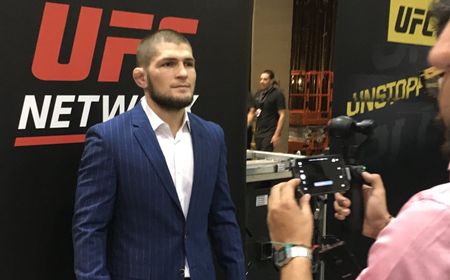 Istiqomah Pensiun, Khabib Tolak Bertarung dengan Mayweather Meski Diiming-imingi Rp1,4 Triliun