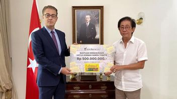 سيدو مونكول تقدم 500 مليون روبية إندونيسية لمساعدة ضحايا الزلزال في تركيا