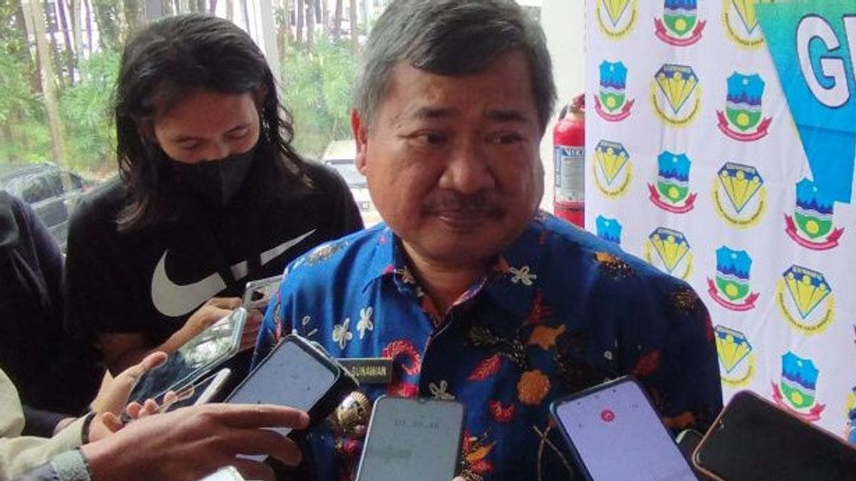 The Regent Of Garut Was Taken To The Hospital Because Of Heart Disease
