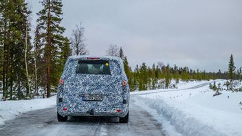 Van Listrik Terbaru Mercedes-Benz Selesai Pengujian di Cuaca Bersalju, Meluncur Tahun Depan