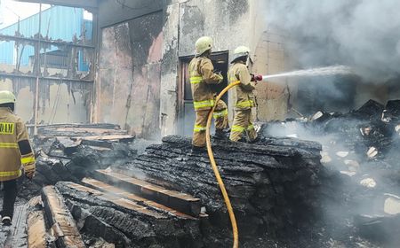 Gudang Wallpaper di Jakut Terbakar, Kerugian Capai Puluhan Miliar