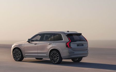 Volvo Hadirkan Versi Facelift pada XC90 dengan Tampilan Premium dan Lebih Irit BBM