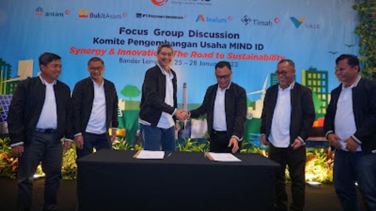 PT Timah And PTBA Sign PLTS Development Cooperation