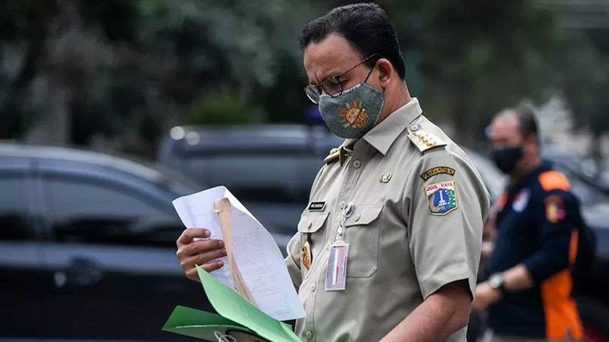 Anies Tak Hadiri LKPJ di DPRD DKI, Denny Siregar: Kalau Diminta Pertanggungjawaban Kabur Tapi Saat Terima Penghargaan Paling Depan 