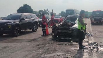 Ilalang Fire Police On The Brebes Toll Road That Makes A Collision And Kills A Jamintel Children