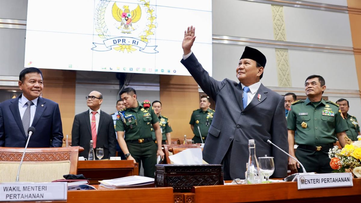 Prabowo Subianto Affirms Indonesia Must Strengthen Defense