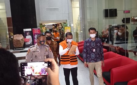 Eks Wali Kota Ambon Diduga Kerap Terima Uang Pelicin untuk Terbitkan Izin