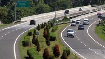 Traffic Volume Increases Significantly On The Jabotabek Toll Road On The Second Day Of Eid Al-Fitr 1444