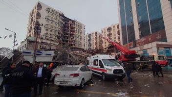 土耳其地震：死亡人数接近5，000人，5，775座建筑物被毁
