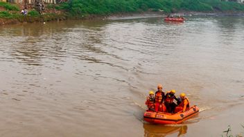 Tim SAR Belum Juga Temukan Bocah Kelas 6 SD yang Tenggelam di Kali Banjir Kanal Barat