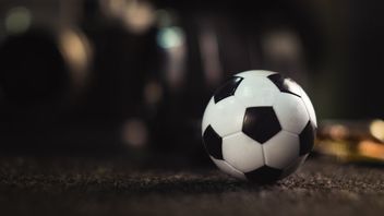 Pengertian Diving dalam Sepak Bola, Contoh, dan Tujuannya