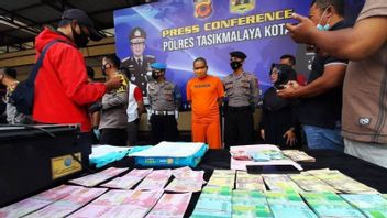 警察はタシクマラヤで偽造マネー事件を明らかにします, Rp500千はRp100,000のために販売