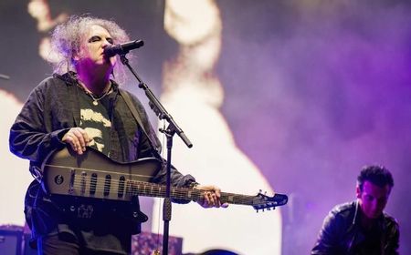 The Cure Bawakan Album Songs of a Lost World lewat Konser Spesial di London