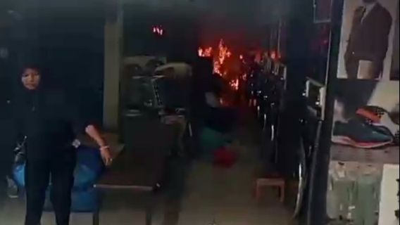 Kebakaran Landa Kios Laundry di Matraman, 3 Orang Alami Luka Bakar