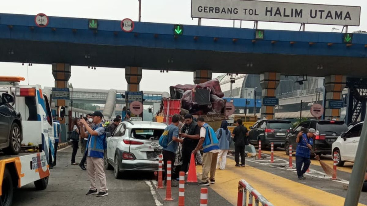 La police est toujours dans la cause du camion ne peut pas freiner dans le GT Halim Utama
