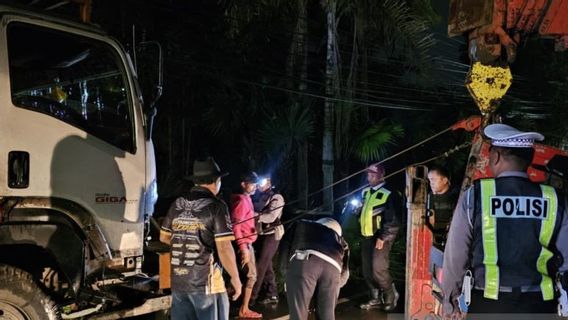巴图市发生连环碰撞，一人死亡