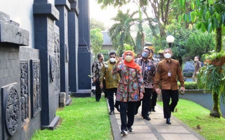 Khofifah Datangi Anjungan Jatim di TMII, Pastikan Pemprov Renovasi Demi Dukung KTT G20