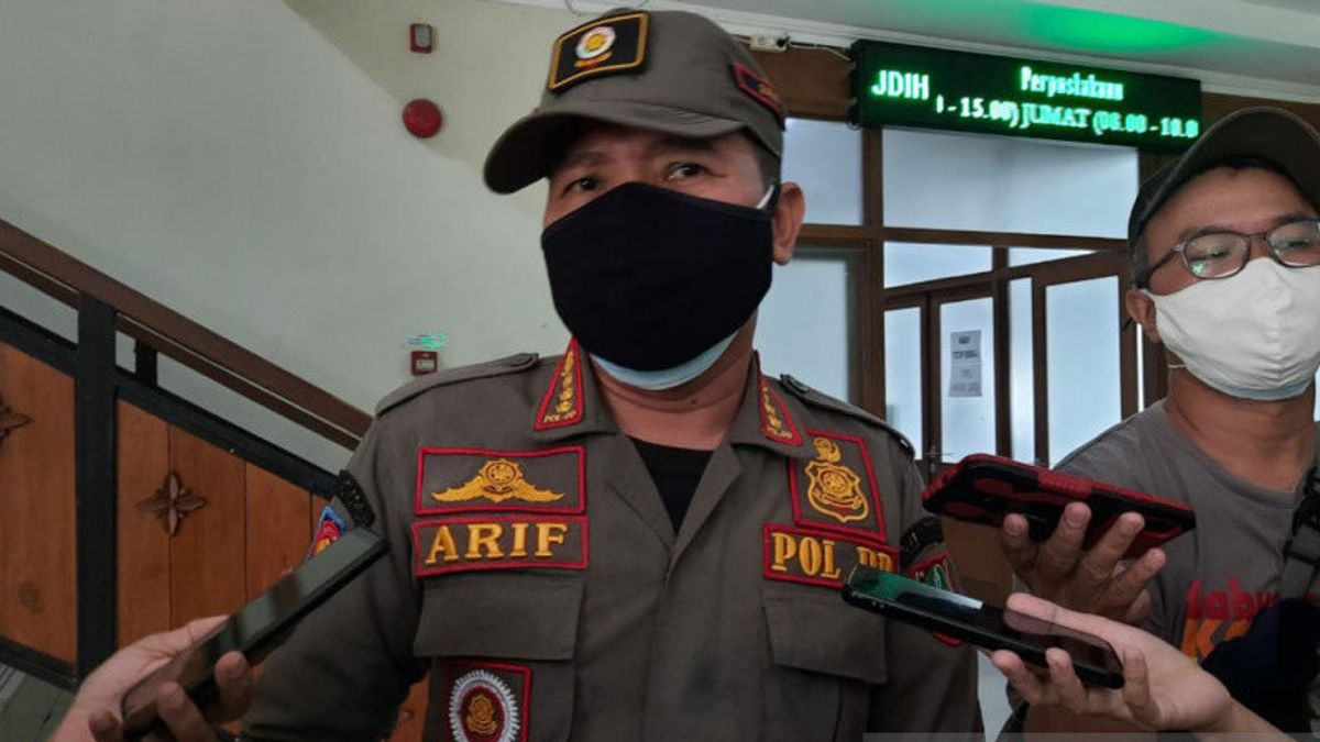 Prit! Satpol PP Solo Keluarkan 187 Surat Peringatan ke Pelaku Usaha karena Langgar PKKM Darurat