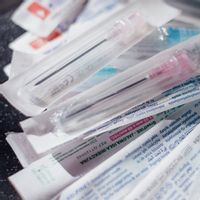 Risma Sediakan Lab Tempat Swab Gratis Bagi Warga Surabaya