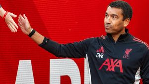 Bocoran Media Belanda, Van Bronckhorst Disebut Siap Melatih Timnas Indonesia