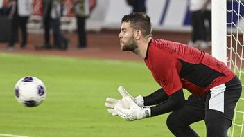 荷兰联赛：佩斯在阿贾克斯以3-0击败赫拉克勒斯时闪耀