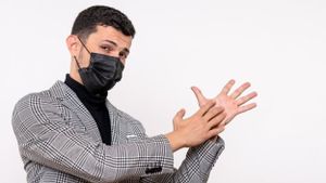 Bahaya Pengering Tangan: Risiko Penyebaran Bakteri dan Tips Mengeringkan Tangan dengan Tepat