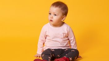 赤ちゃんはどのくらいの年齢で座ることができますか?ここに完全なガイドがあります