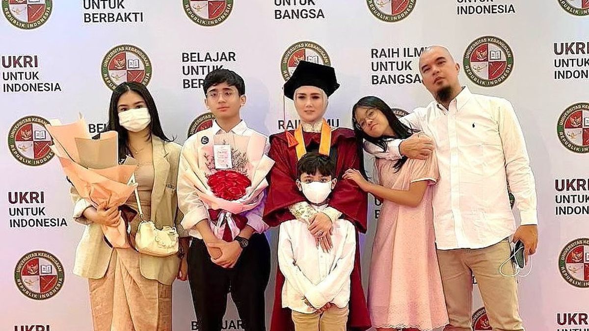 Congratulations! Mulan Jameela Graduates Bachelor, Blessings In The Middle Of A Pandemic