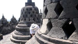 Candi Borobudur, Pawon dan Mendut Ditimpa Hujan Abu Tipis Gunung Merapi