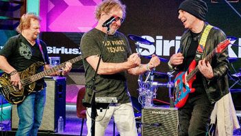 Touring With David Lee Roth? Sammy Totaling Says 