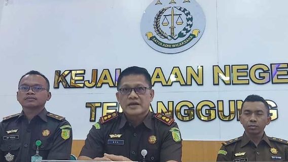 Kejari Temanggung Tahan 4 Tersangka Korupsi Bantuan Keuangan APBD