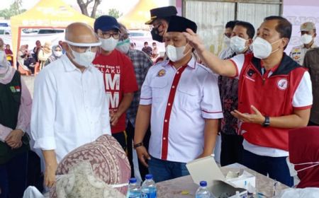 Menteri Teten Apresiasi Paguyuban Pedagang Mi dan Bakso Gelar Vaksinasi Massal