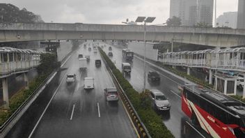 BMKG Prakirakan Jakarta Hujan Ringan Sabtu