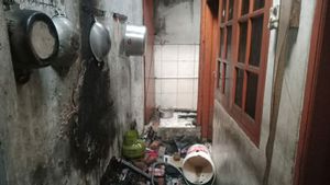 Ditinggal saat Masak, Satu Rumah Warga di Cakung Timur Ludes Dilahap Api