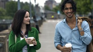 Tampilan Perdana Dove Cameron dan Avan Jogia dalam Serial “<i>56 Days</i>”