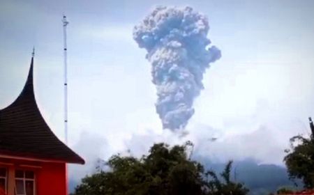 BNPB Ingatkan Warga Patuh Arahan Pemda terkait Erupsi Gunung Marapi