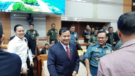 Prabowo Rayu Nadiem Becomes Student For Defense Proposal Component